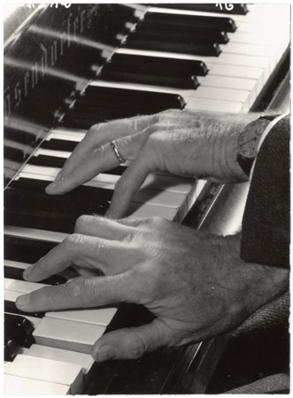 ginkkaroly_amuveszkeze_52