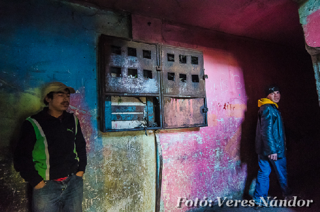 a kek a bibor es a fekete vn 001